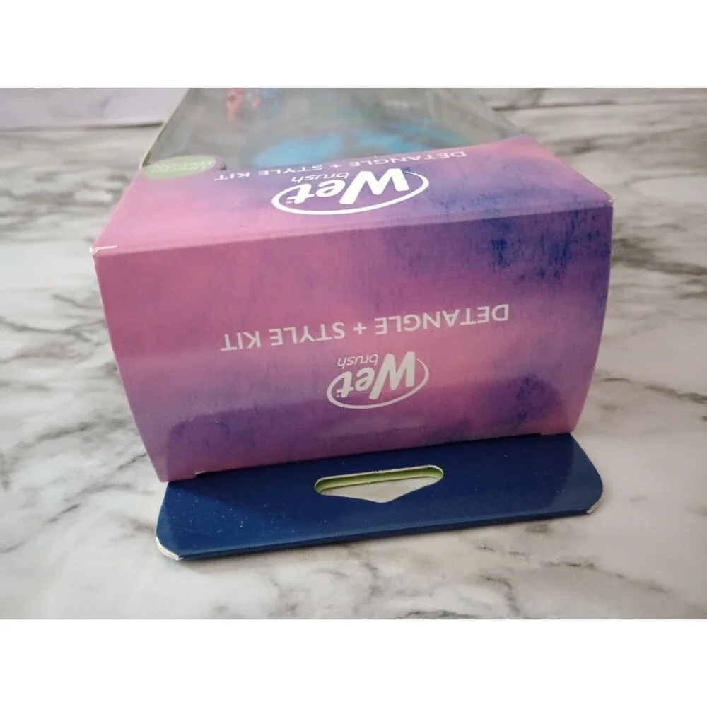 NIB Wet Brush Detangling Brush with Hair Ties